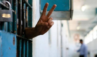 هيئة الأسرى: إدارة سجن "مجدو" تواصل عزل 7 أسرى بظروف إعتقالية صعبة