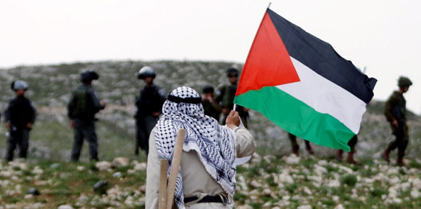 رسالة نقيب الممثلين المصريين إلى الشعب الفلسطيني بعد نشر رمضان صورة مع صهيوني بدبي
